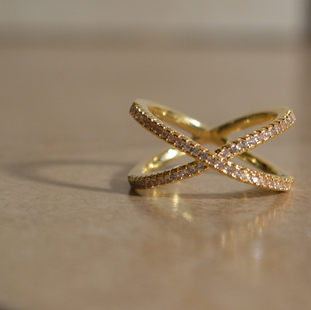 Brand New Gold CZ Criss Cross X Ring - Picture 2 of 7